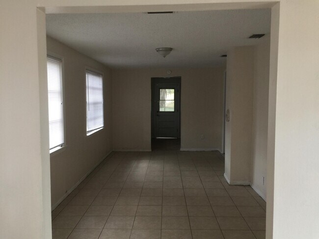 Building Photo - 1166 S Central Ave