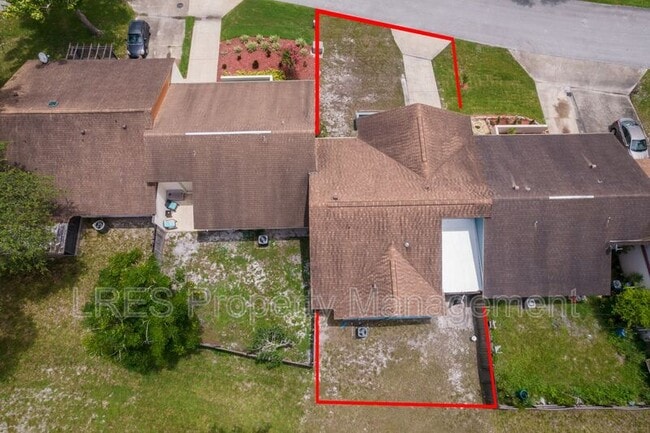 Foto del edificio - 163 Clear Lake Cir