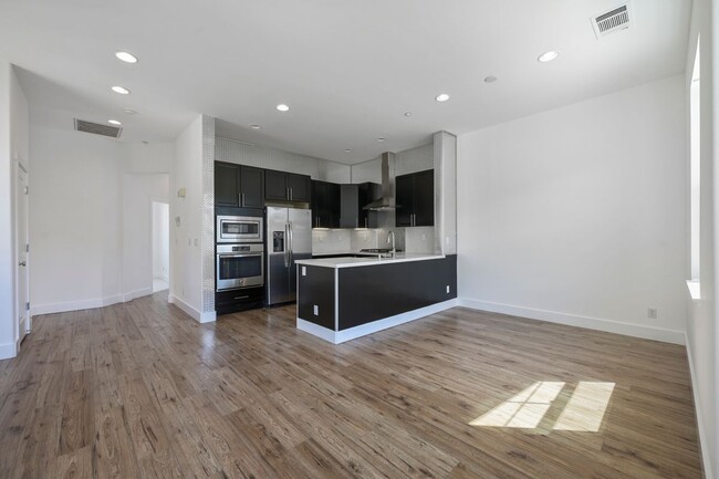 Building Photo - 12 Merrydale Ct