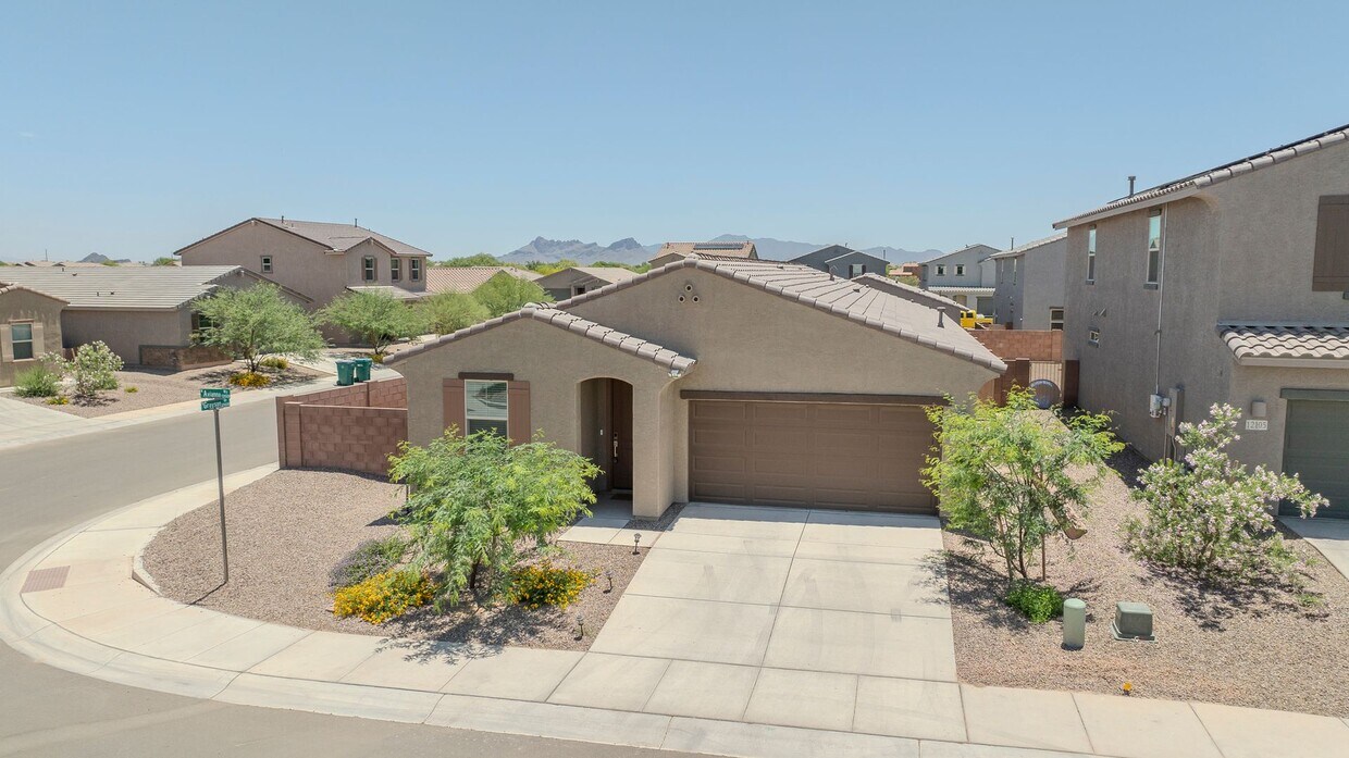 Primary Photo - 4 Bedroom, 3 Bath