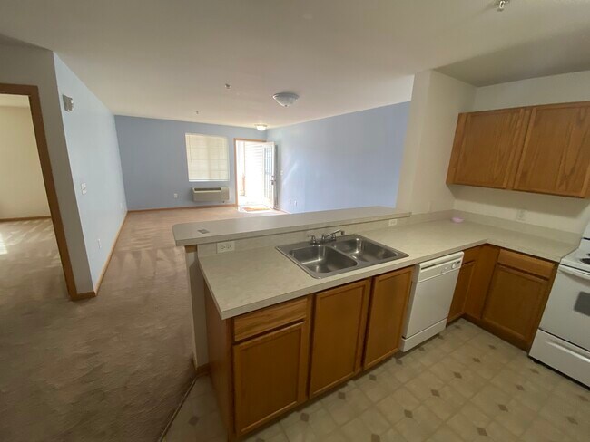 Building Photo - 122 Bertram Dr
