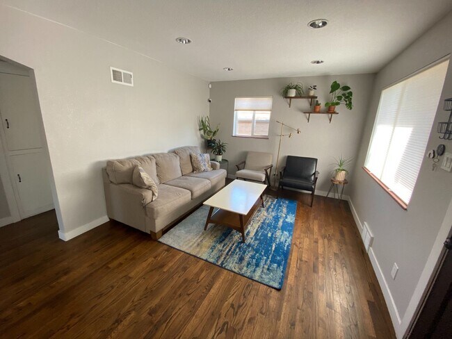 Building Photo - Great Home Close to Downtown - License #20...