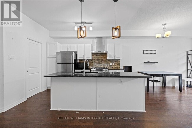 Building Photo - 193 Overberg Way