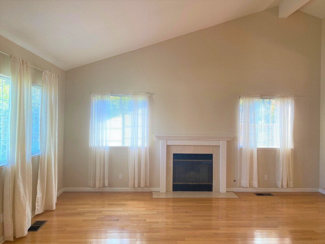 Foto principal - 7715 Seeber Ct