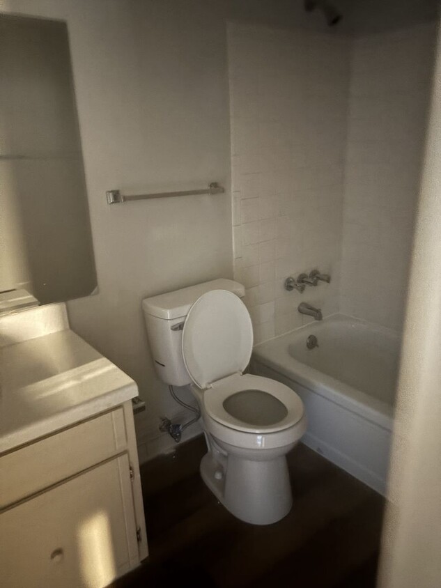 Foto del edificio - Riverhill Beautiful 2 bedroom Condo