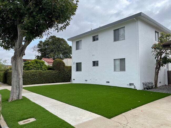 Edificio - 3633 Kelton Ave