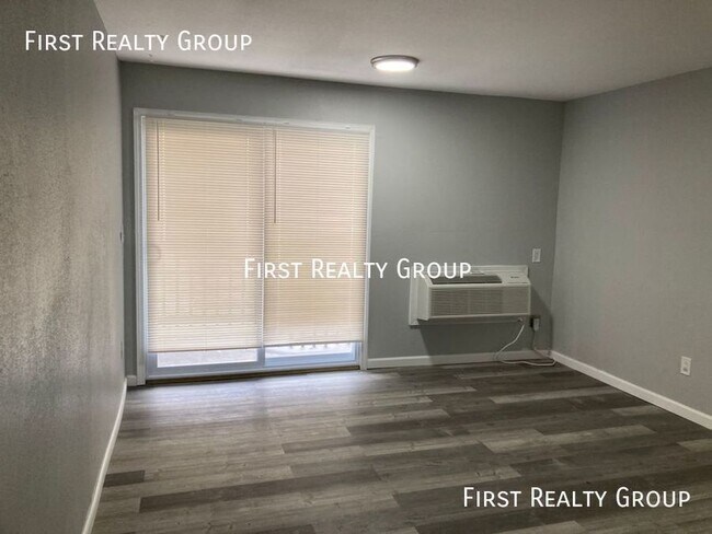 Foto del edificio - 305 N Broadway-#4