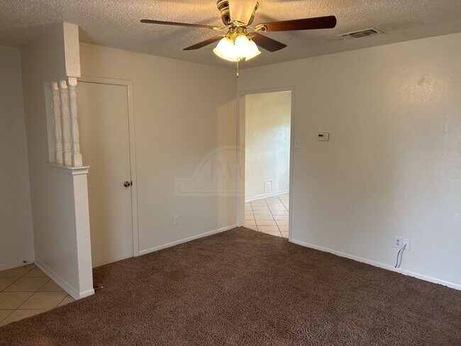 Building Photo - 1811 Janis Dr