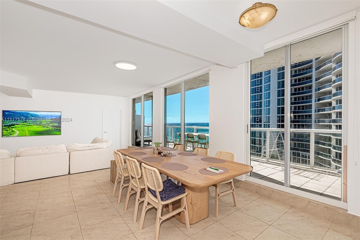 Building Photo - 17275 Collins Ave
