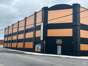 Building Photo - 2121 Beale Ave