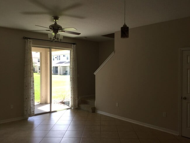 Building Photo - 3 br, 2.5 bath House - 211 WINDFLOWER WAY
