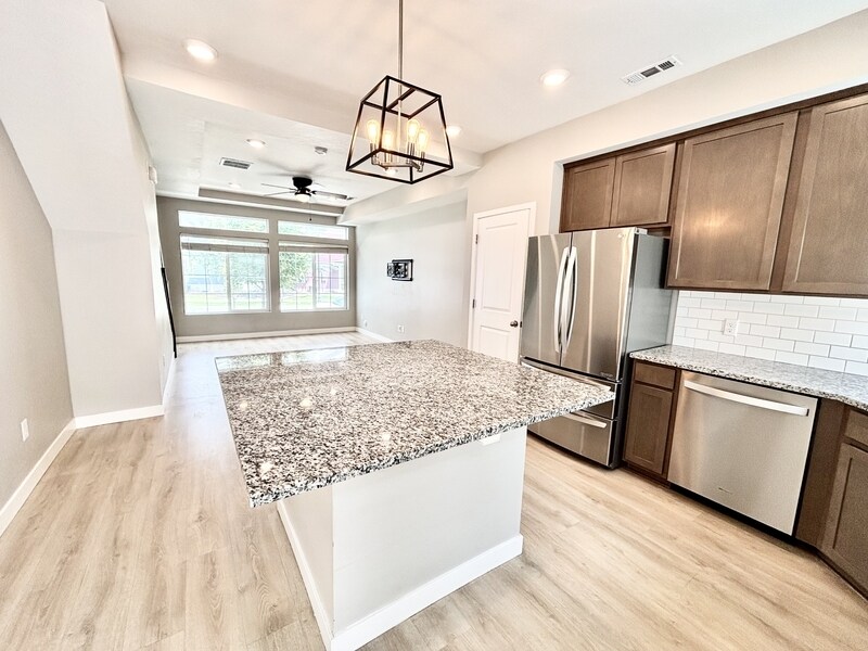 Foto principal - 153 E Brushy Canyon St