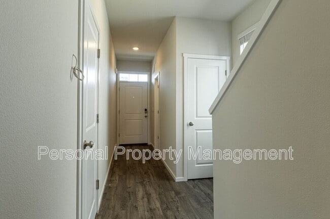 Building Photo - 13722 NE 67th Wy