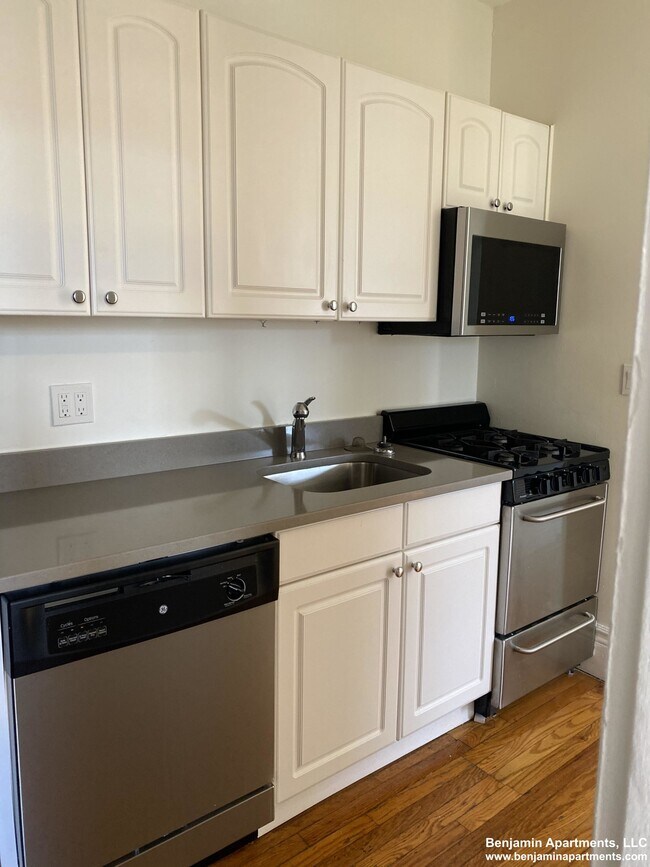 Foto del edificio - 6 Camelot Ct