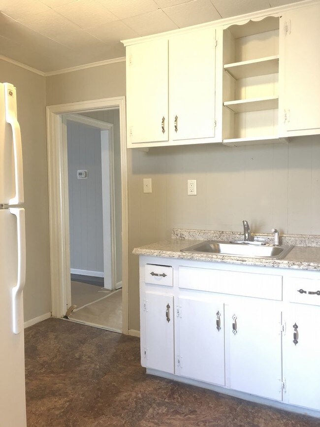 Building Photo - 2603 Lynhaven Ave
