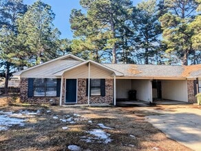 Building Photo - 6217-6219 Sandlin Ave