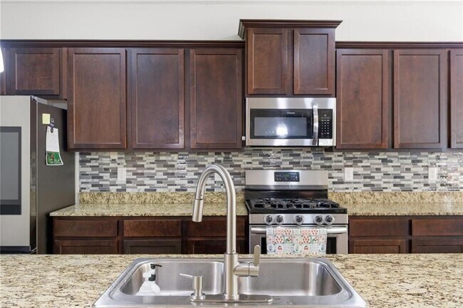 Foto del edificio - 296 Maple Brook Dr