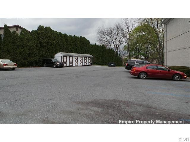 Building Photo - 2 Bedroom Apartment in Whitehall