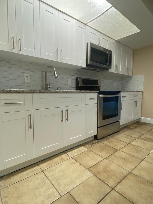 Foto del edificio - 182-184 SE 10th St