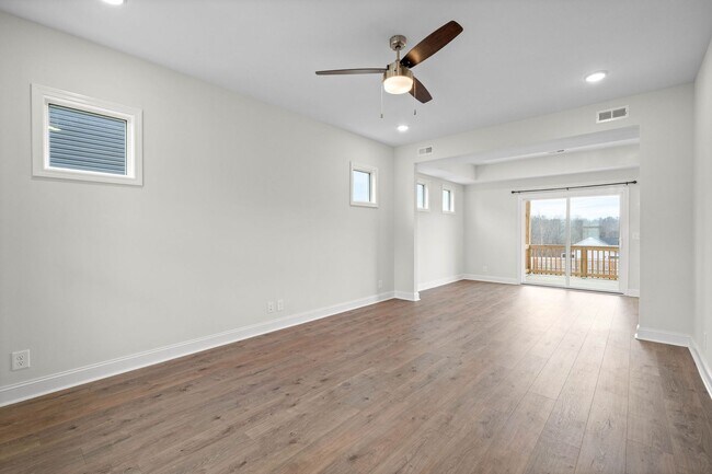 Foto del edificio - Pet Friendly Three Bedroom!