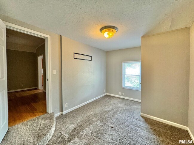 Foto del edificio - 100 N State St