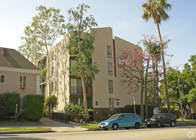 Building Photo - Hollywood Vista