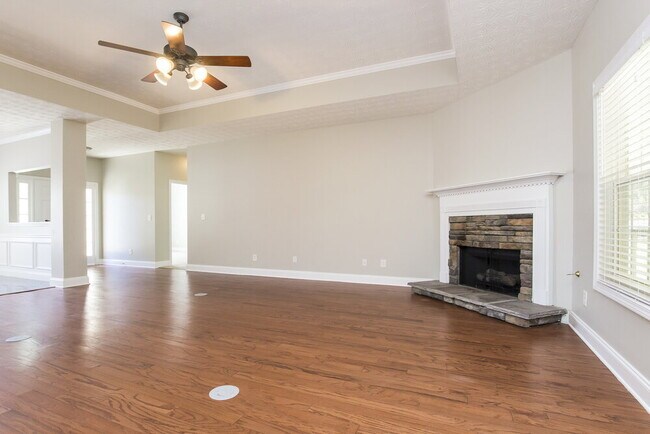 Building Photo - 3289 Sharp Creek NE