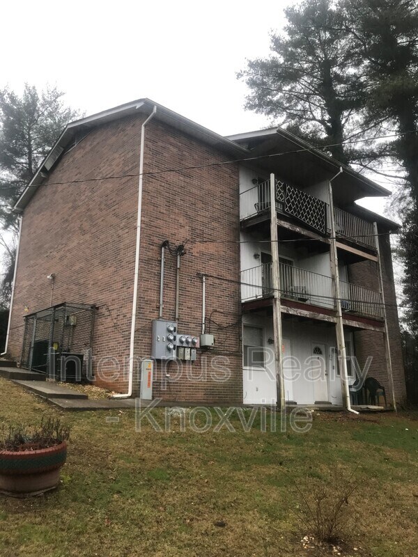 Building Photo - 5611 Lon Roberts Dr