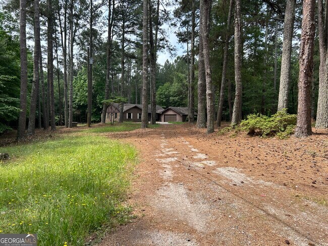 Building Photo - 505 Honey Creek Rd SE