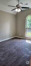 Building Photo - 5566 Kentwood Dr