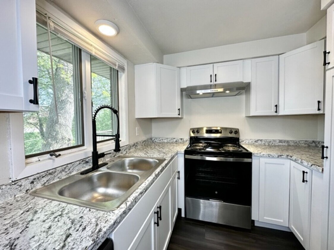 Foto principal - 2871 S Broadway