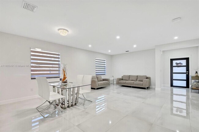 Foto del edificio - 12816 SW 228th St