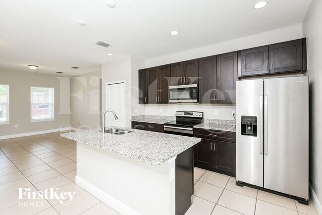 Building Photo - 667 Reindeer Dr