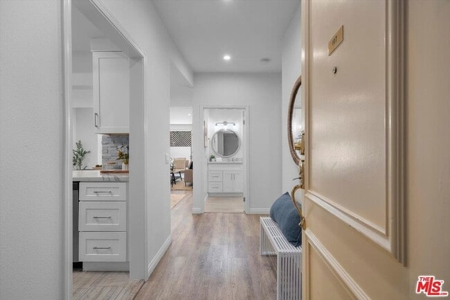 Photo - 1650 Veteran Ave Apartment