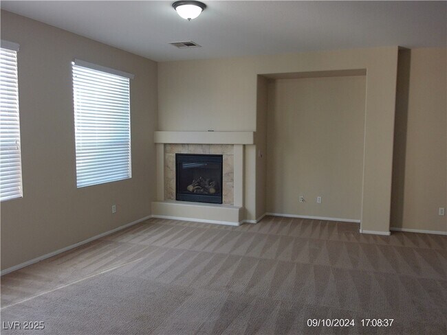 Foto del edificio - 6211 Sugartree Ave