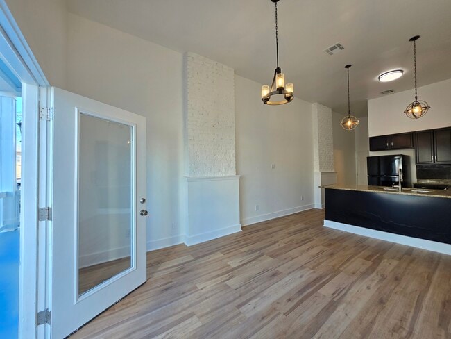 Building Photo - 2624 Palmyra St