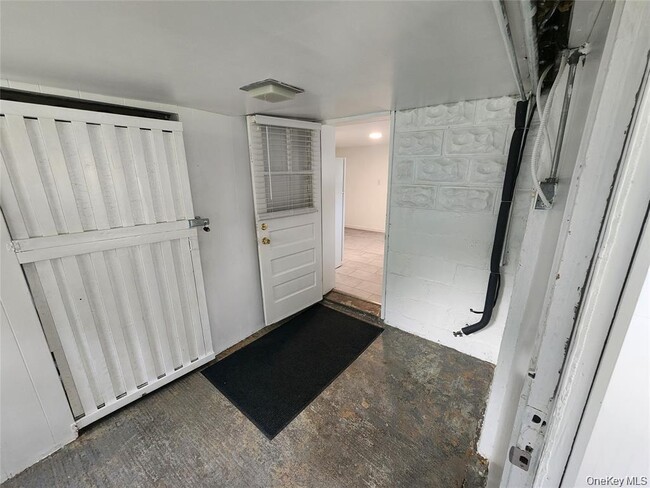 Building Photo - 16 Ardmore St