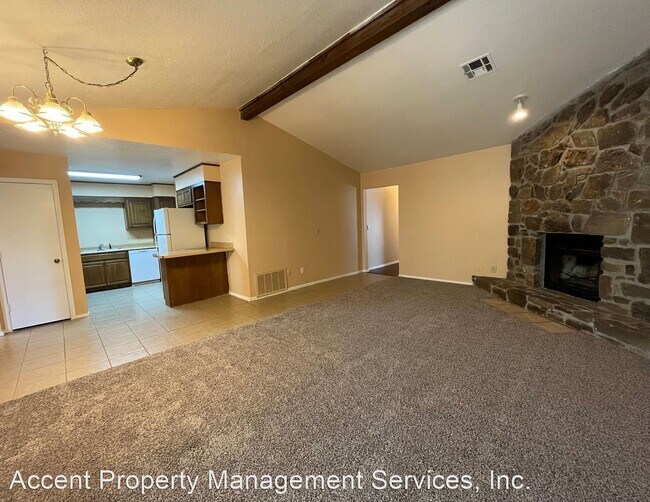 Building Photo - 3 br, 2 bath House - 1402 West Lansing Street