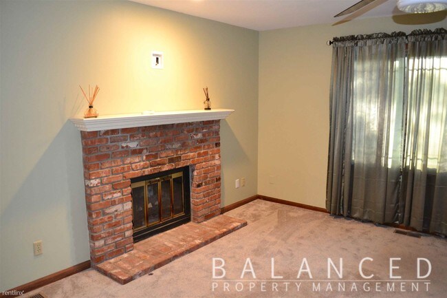 Building Photo - 3 br, 2 bath Duplex - 3644 SW Eveningside Dr