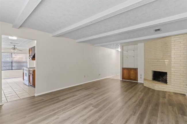 Building Photo - 9505 John Bank Dr