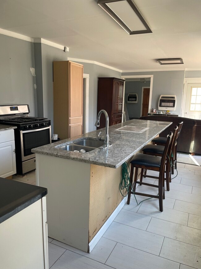 Building Photo - 301 Riverside Ave