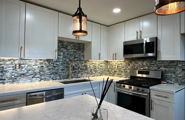 Foto del edificio - Available Now