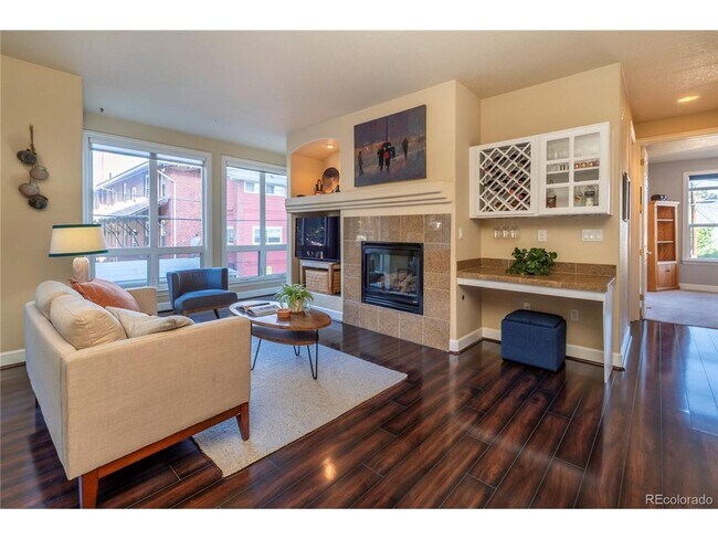 Building Photo - Beautiful 2 bedroom Condo in Uptown Area