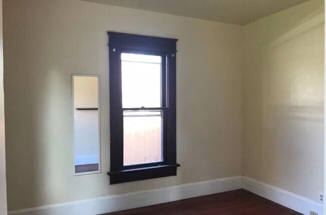Building Photo - *Applications Pending* Charming Home, Clos...