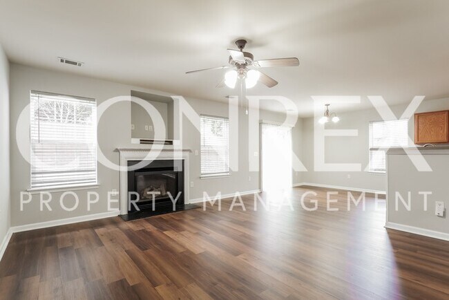 Foto del edificio - Gorgeous 4 Bedroom Home