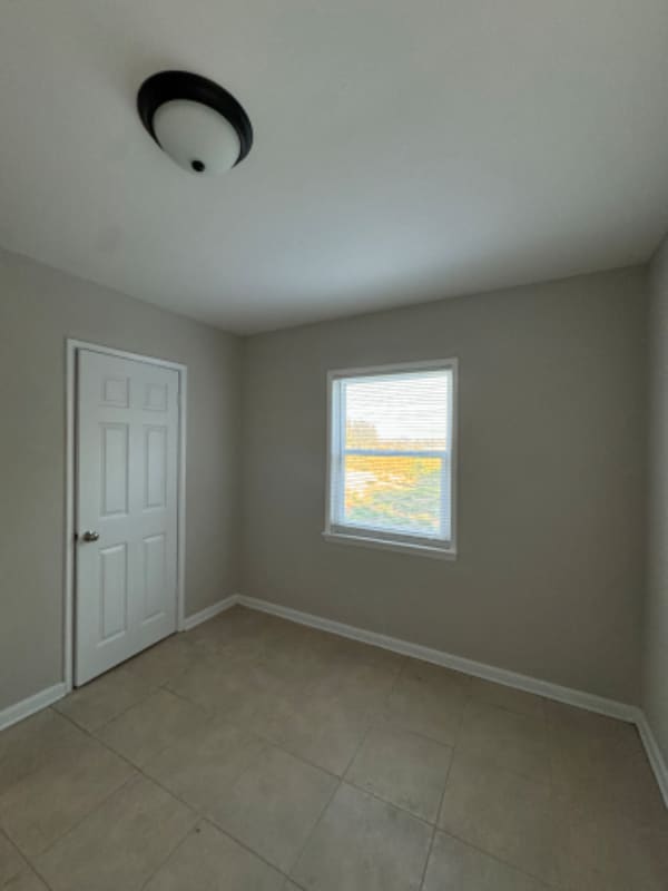 Building Photo - 4020 N Scenic Hwy