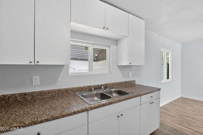 Foto del edificio - 1410 S 24th Ave