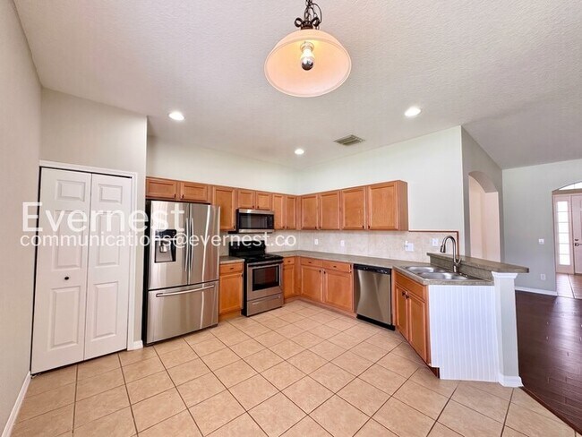 Foto del edificio - Limited Time Special Offer / 3 Bed, 2 Bath Home with Garage / Pet-Friendly / Vouchers Accepted / ...