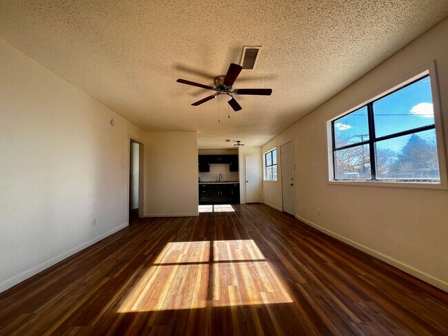 Foto del edificio - Charming Home Located in Lubbock Country Club