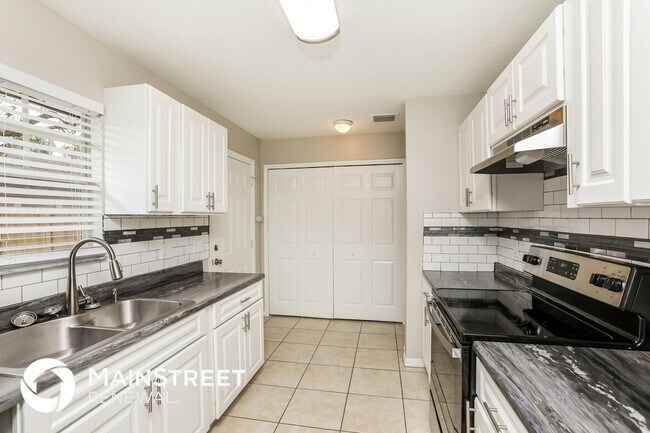 Foto del edificio - 376 Chinaberry Ave